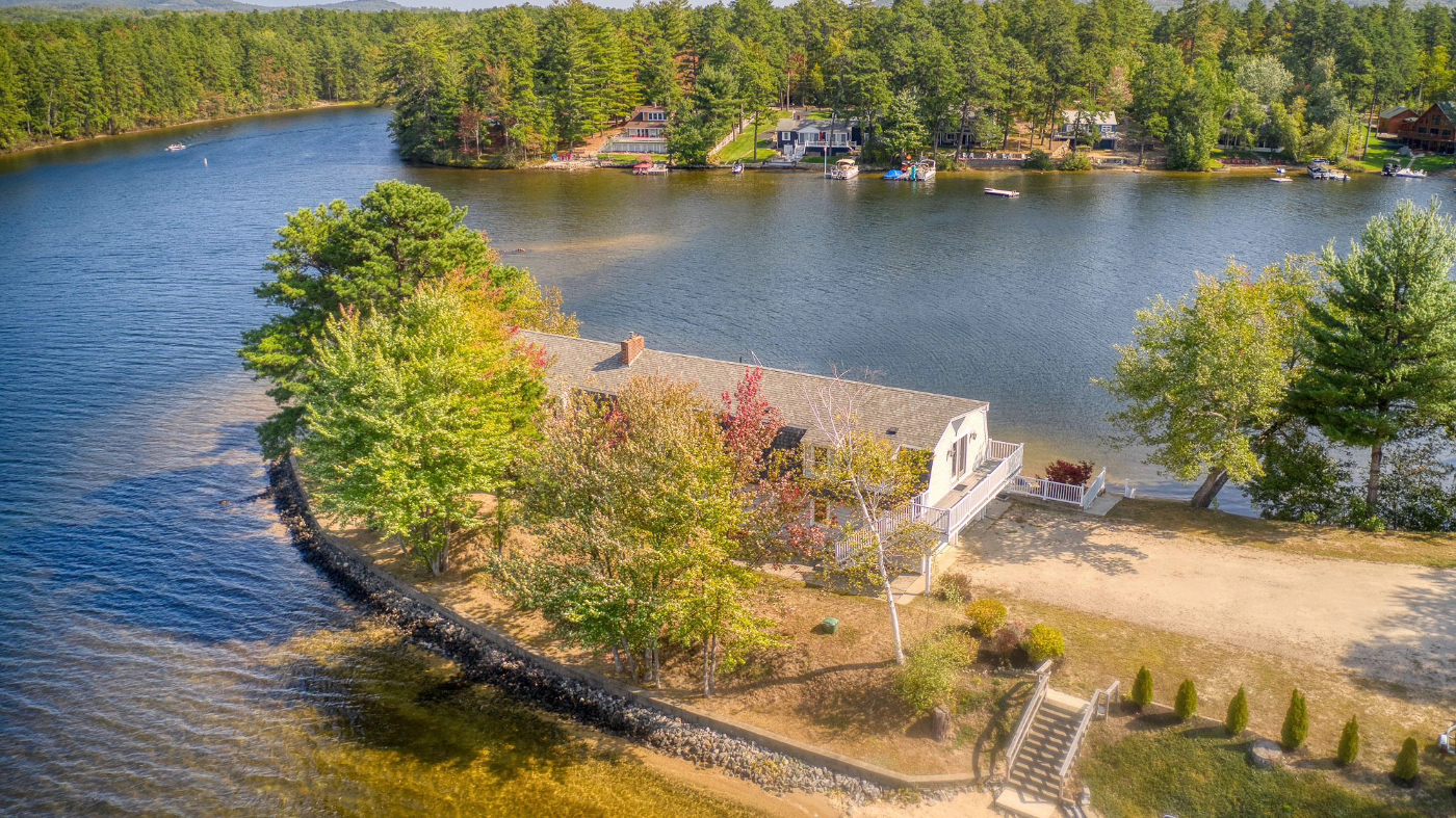 View photos of the best vacation house on Lake Ossipee!